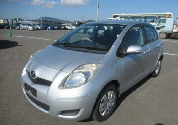 2009 TOYOTA VITZ B RHD