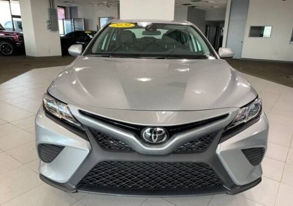 2020 TOYOTA CAMRY SE LHD