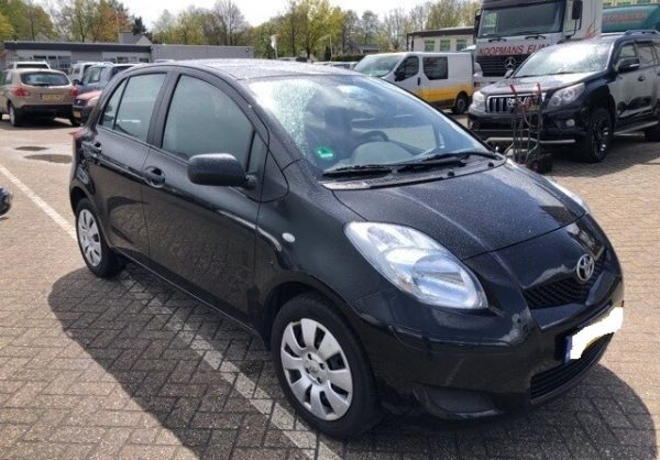 2011 TOYOTA YARIS 1.3 LHD