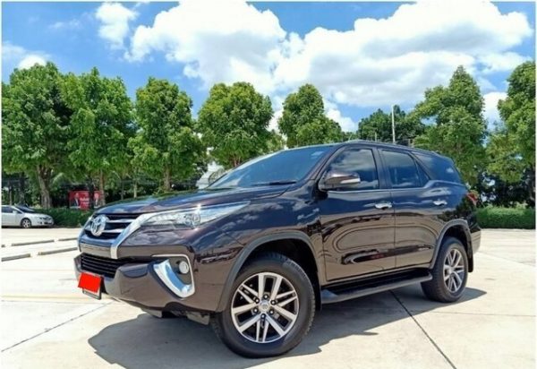 2017 TOYOTA FORTUNER 2.8 RHD