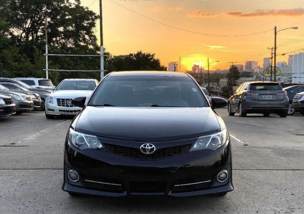 2014 TOYOTA CAMRY SE SPORT LHD